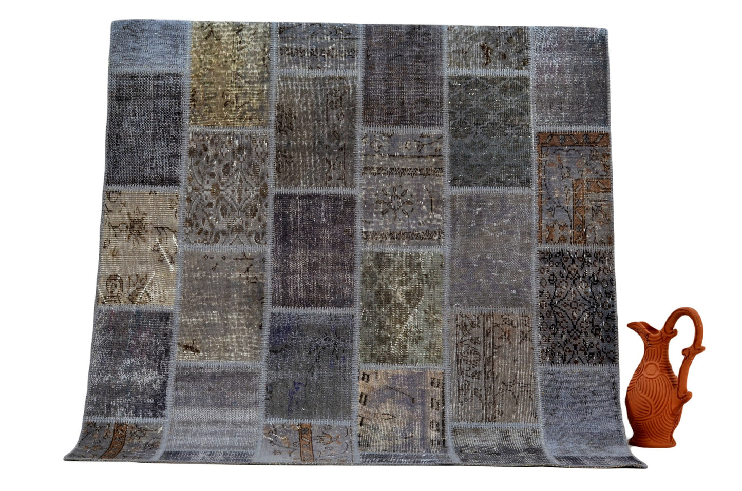 Handcrafted Patchwork Rug – Timeless Turkish Craftsmanship