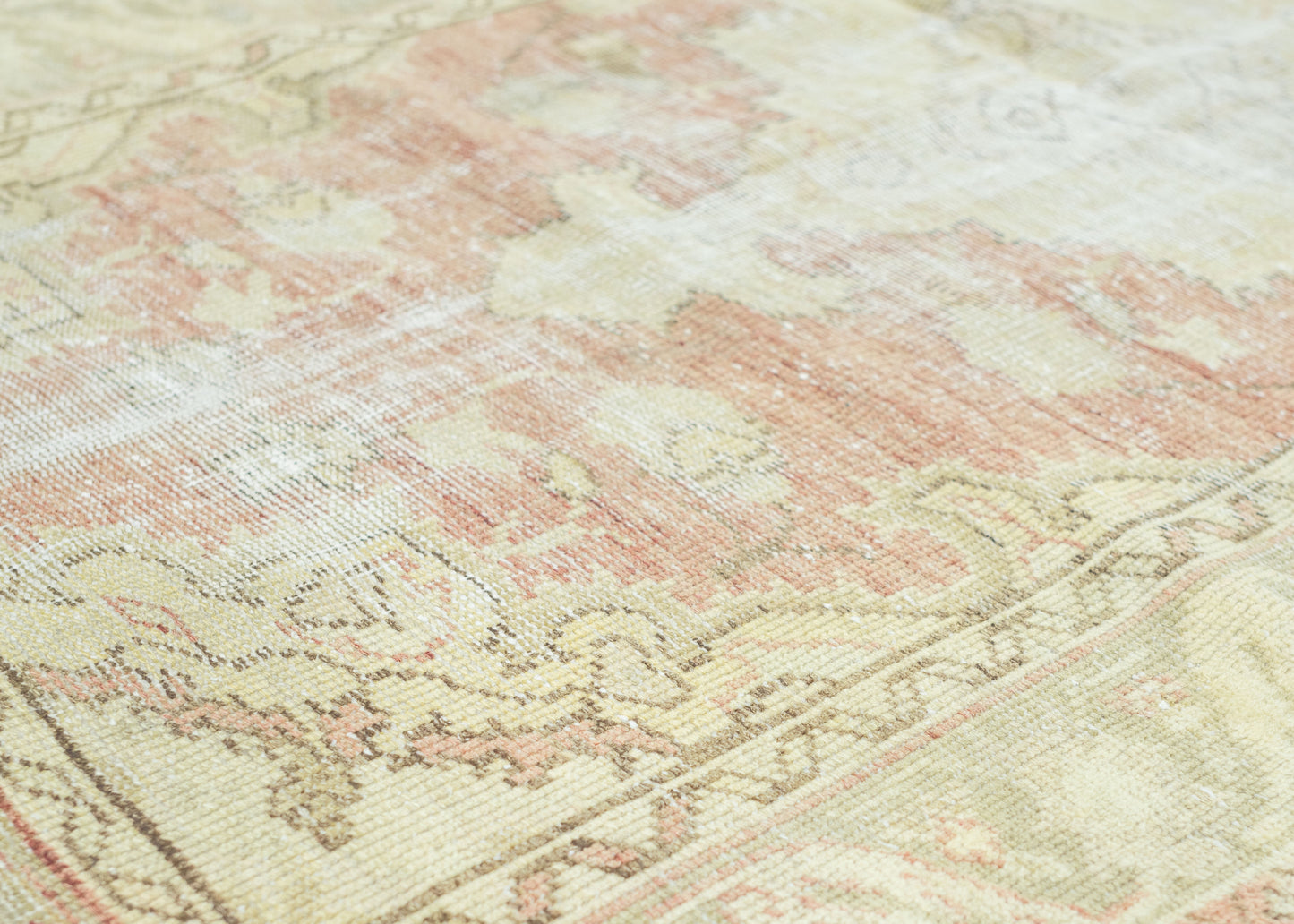 92x145 cm (3x4.8 ft) Anatolian Rug – Handwoven Dusty Rose & Beige Wool Carpet