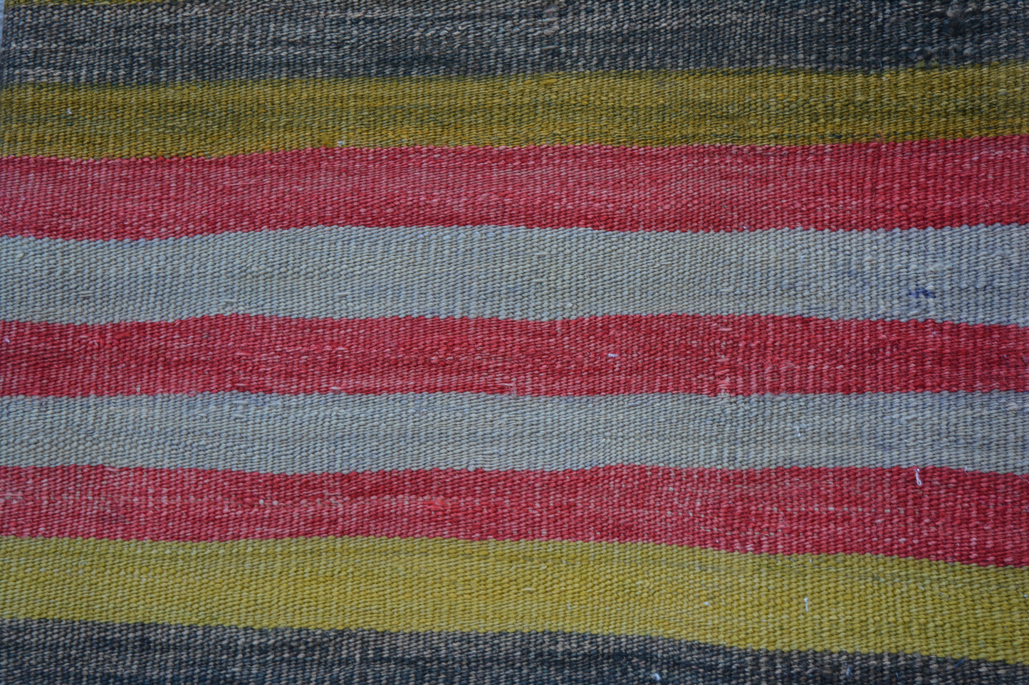 🪄 19.7” x 19.7” Vintage Rug Pillow Cover