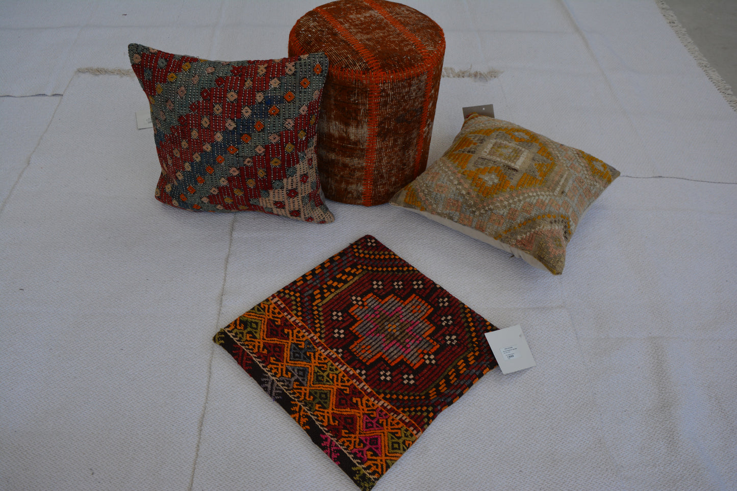 🪄 19.7” x 19.7” Vintage Rug Pillow Cover