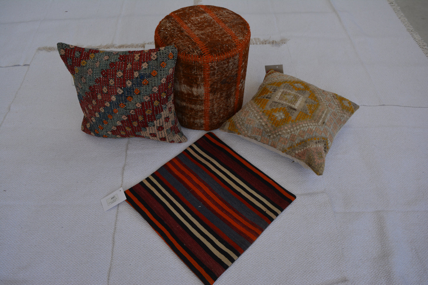 β¨ Vintage Rug Pillow Cover β 19.7β x 19.7β (50 x 50 cm)