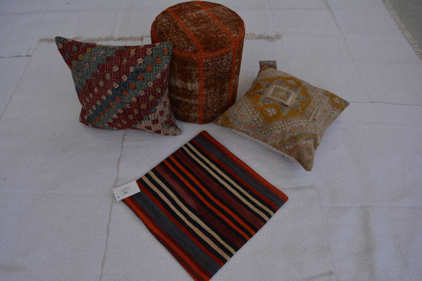 β¨ Vintage Rug Pillow Cover β 19.7β x 19.7β (50 x 50 cm)