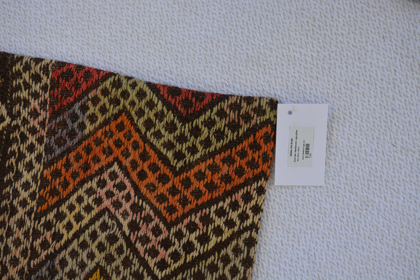 β¨ Vintage Rug Pillow Cover β 19.7β x 19.7β (50 x 50 cm)
