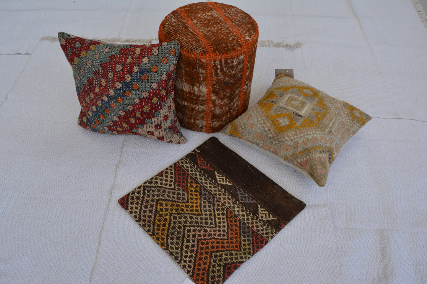 β¨ Vintage Rug Pillow Cover β 19.7β x 19.7β (50 x 50 cm)