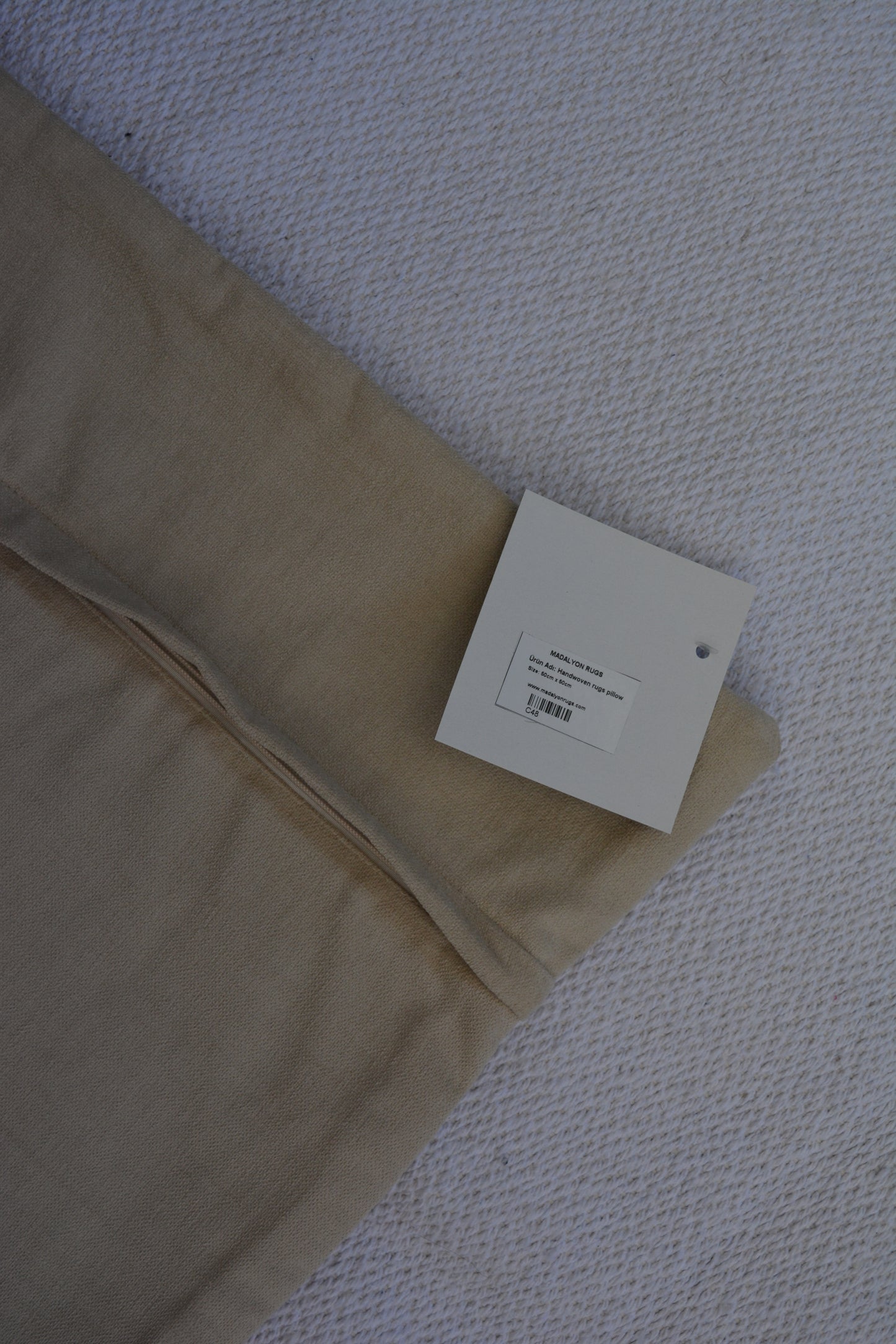 🪄 19.7” x 19.7” Vintage Rug Pillow Cover