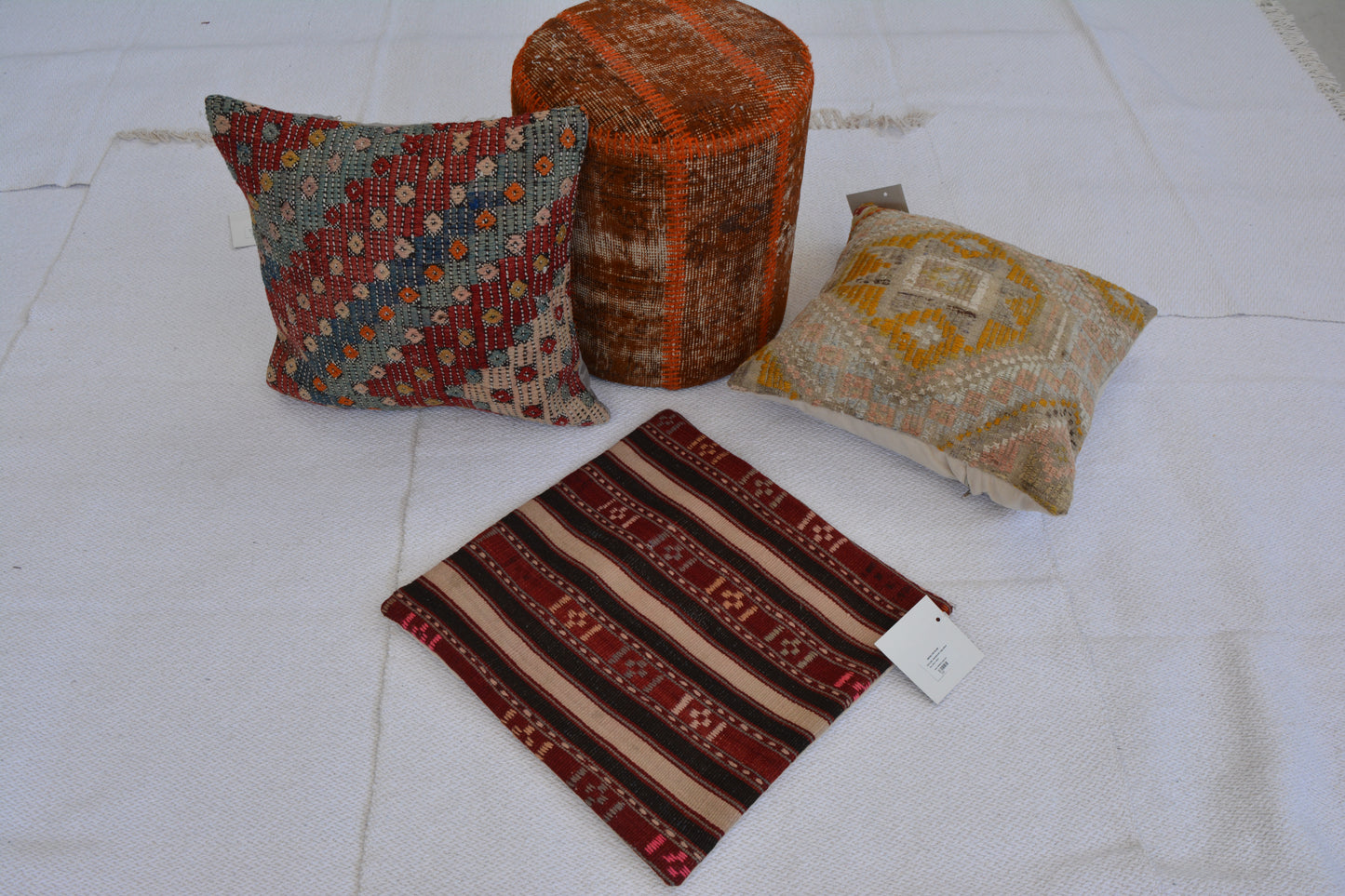 β¨ Vintage Rug Pillow Cover β 19.7β x 19.7β (50 x 50 cm)