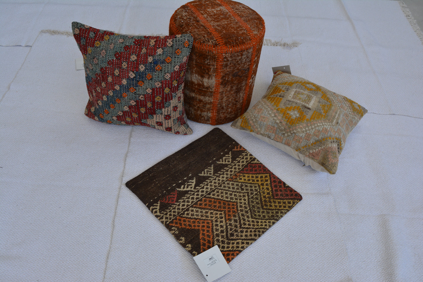🪄 19.7” x 19.7” Vintage Rug Pillow Cover