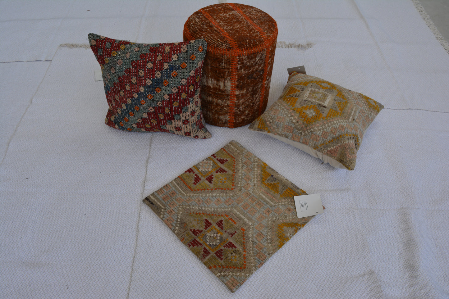 🪄 19.7” x 19.7” Vintage Rug Pillow Cover