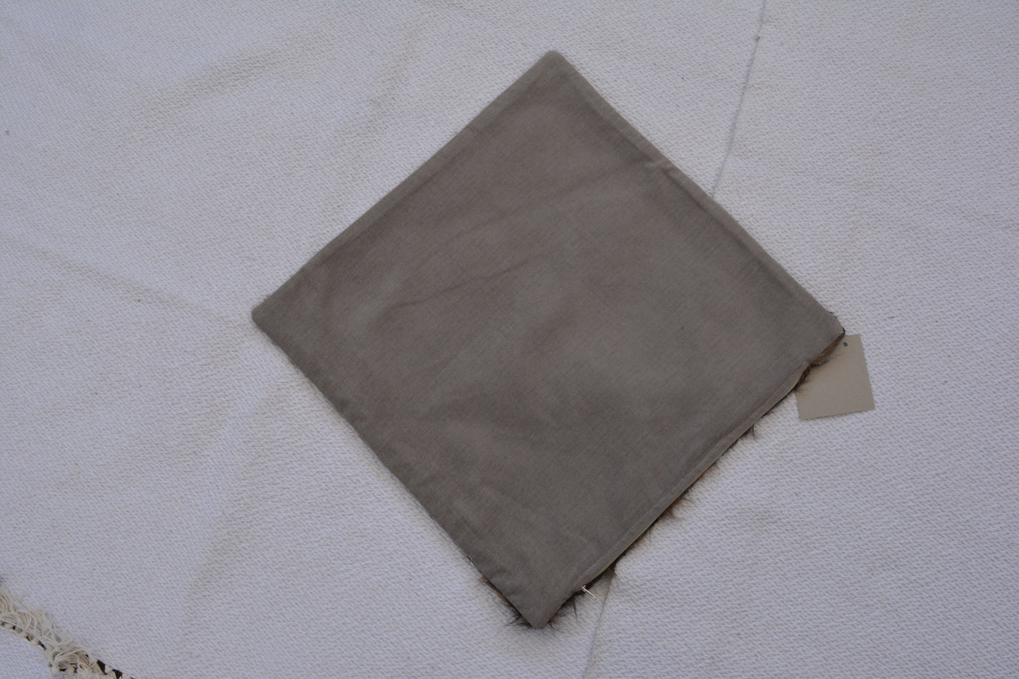 β¨ Vintage Rug Pillow Cover β 19.7β x 19.7β (50 x 50 cm)