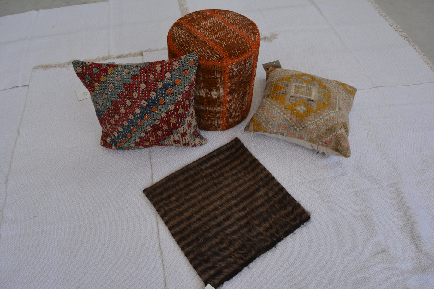 β¨ Vintage Rug Pillow Cover β 19.7β x 19.7β (50 x 50 cm)