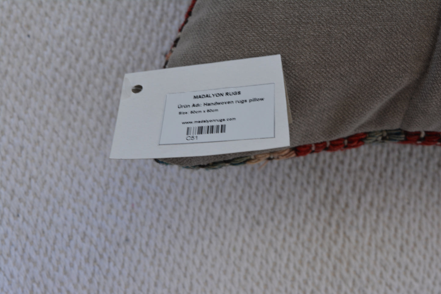 🪄 19.7” x 19.7” Vintage Rug Pillow Cover
