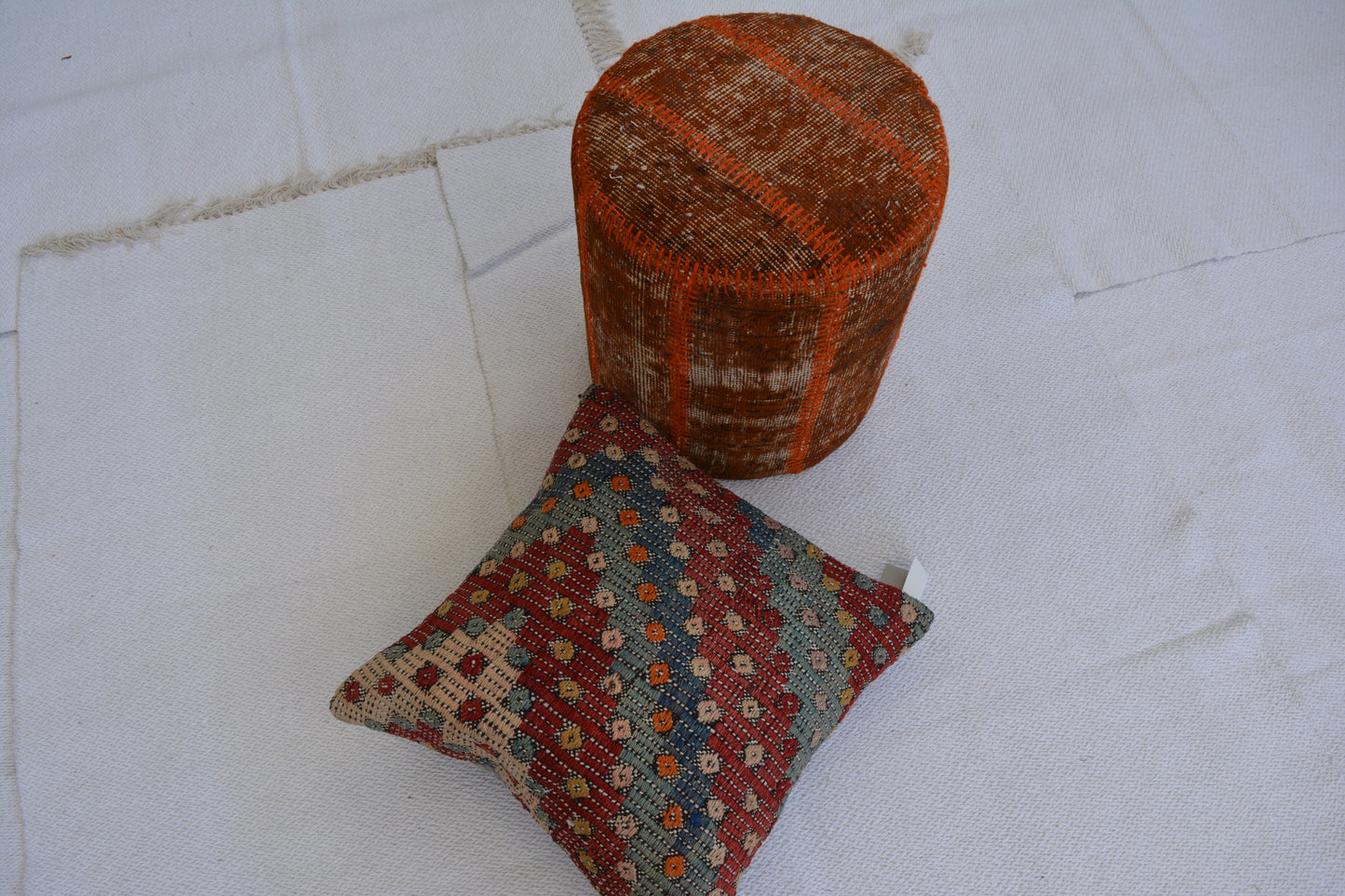 🪄 19.7” x 19.7” Vintage Rug Pillow Cover