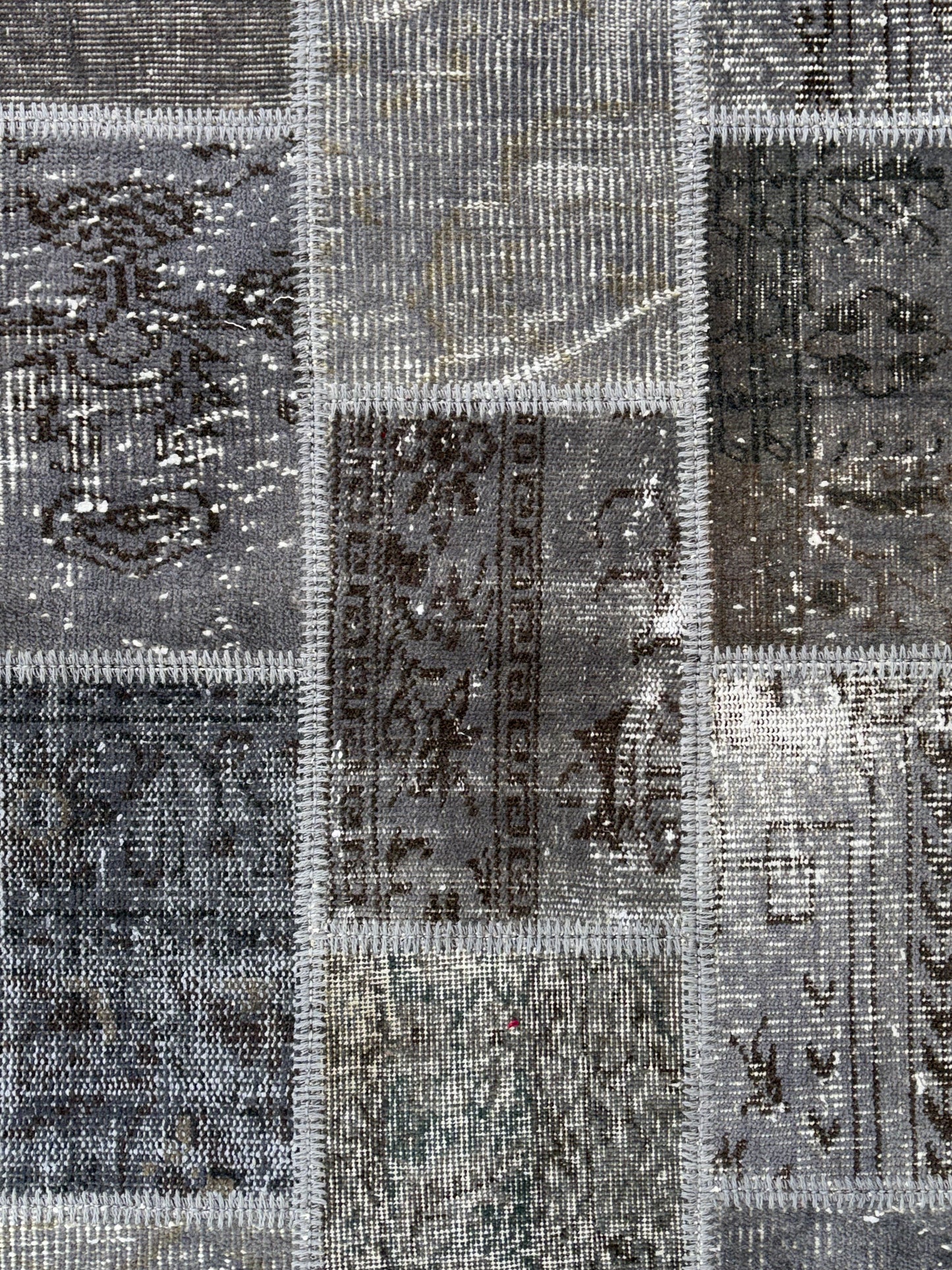 Handcrafted Patchwork Rug – Timeless Turkish Craftsmanship
