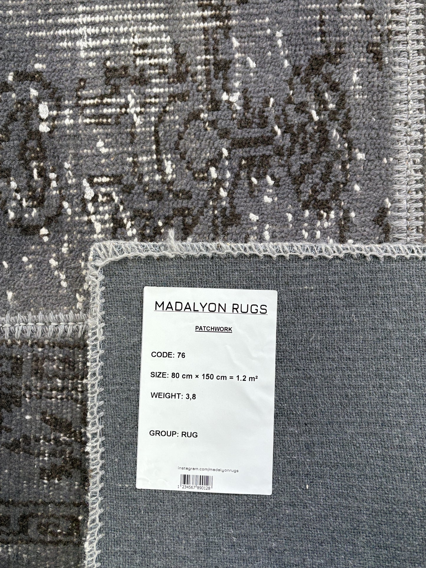 Handcrafted Patchwork Rug – Timeless Turkish Craftsmanship
