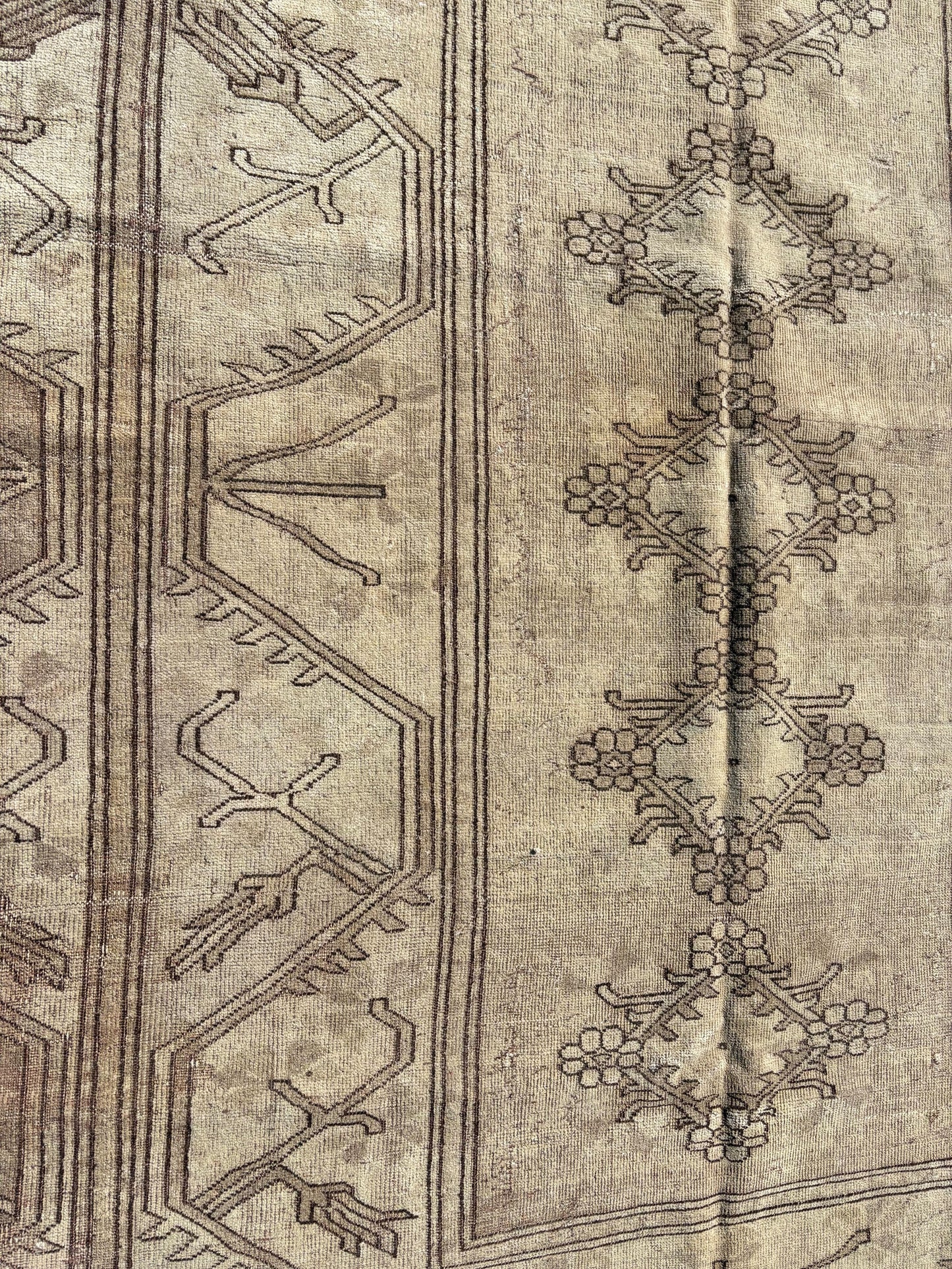 207x260 cm (6.8x8.5 ft) Anatolian Rug – Handwoven Beige & Coffee Wool Carpet