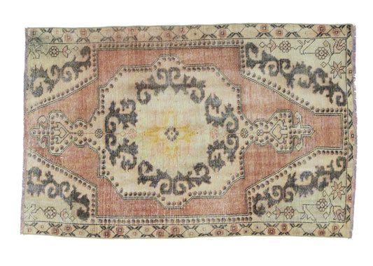 132x205 cm (4.3x6.7 ft) Anatolian Rug – Handwoven Light Beige & Red Wool Carpet
