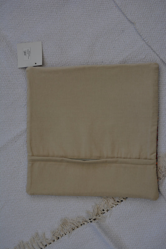 🪄 19.7” x 19.7” Vintage Rug Pillow Cover