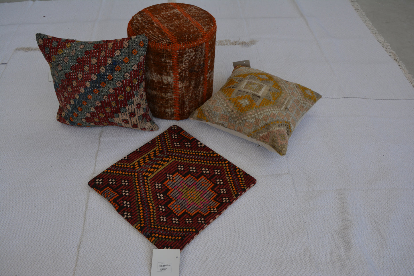 🪄 19.7” x 19.7” Vintage Rug Pillow Cover