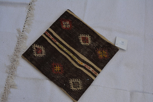 ✨ Vintage Rug Pillow Cover – 19.7” x 19.7” (50 x 50 cm)