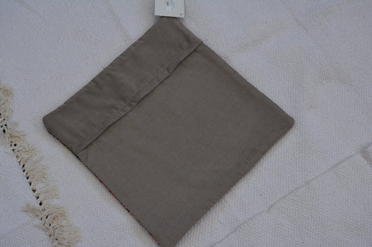 ✨ Vintage Rug Pillow Cover – 19.7” x 19.7” (50 x 50 cm)