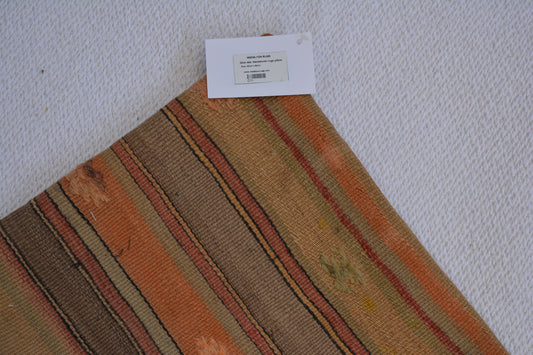 ✨ Vintage Rug Pillow Cover – 19.7” x 19.7” (50 x 50 cm)