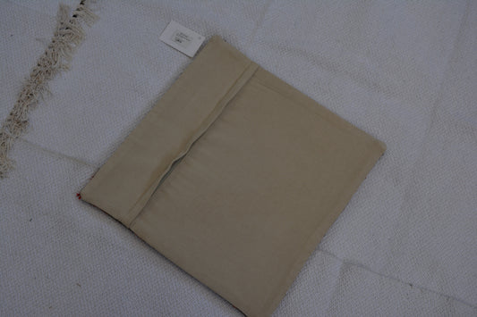 ✨ Vintage Rug Pillow Cover – 19.7” x 19.7” (50 x 50 cm)