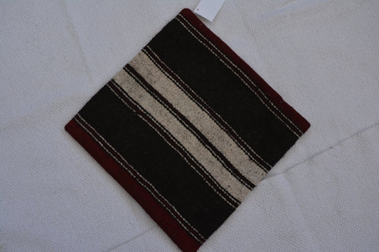 ✨ Vintage Rug Pillow Cover – 19.7” x 19.7” (50 x 50 cm)