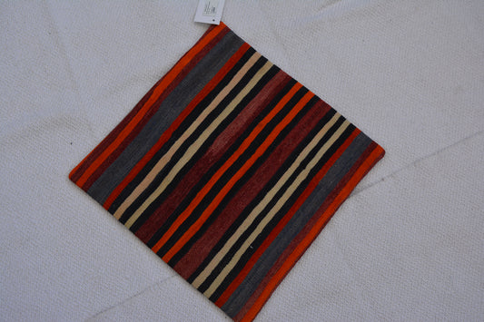 ✨ Vintage Rug Pillow Cover – 19.7” x 19.7” (50 x 50 cm)