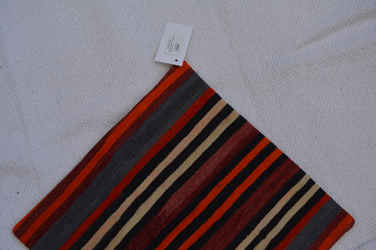 ✨ Vintage Rug Pillow Cover – 19.7” x 19.7” (50 x 50 cm)