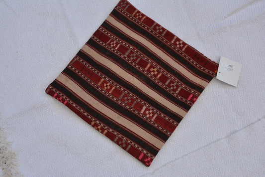 ✨ Vintage Rug Pillow Cover – 19.7” x 19.7” (50 x 50 cm)