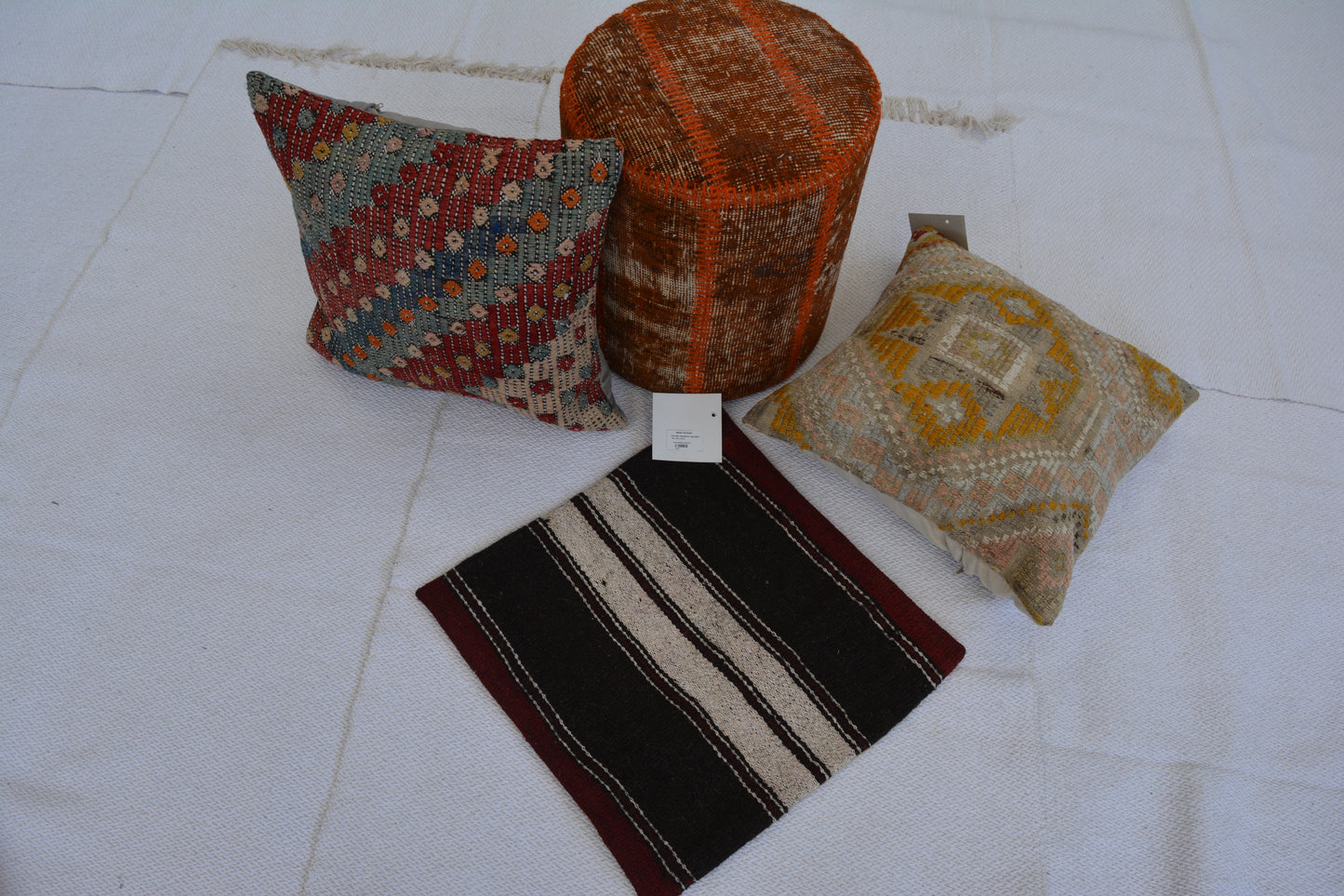 🪄 19.7” x 19.7” Vintage Rug Pillow Cover