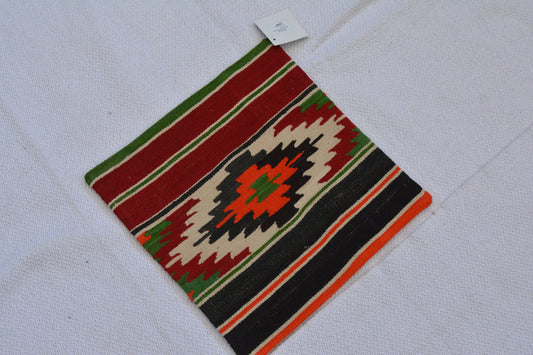 ✨ Vintage Rug Pillow Cover – 19.7” x 19.7” (50 x 50 cm)