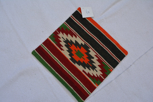 ✨ Vintage Rug Pillow Cover – 19.7” x 19.7” (50 x 50 cm)