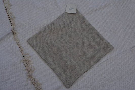 ✨ Vintage Rug Pillow Cover – 19.7” x 19.7” (50 x 50 cm)