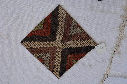 ✨ Vintage Rug Pillow Cover – 19.7” x 19.7” (50 x 50 cm)