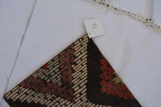 ✨ Vintage Rug Pillow Cover – 19.7” x 19.7” (50 x 50 cm)
