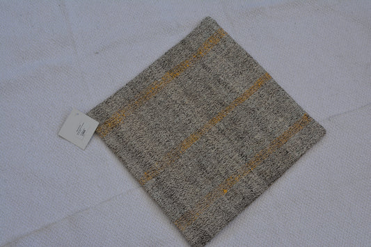 ✨ Vintage Rug Pillow Cover – 19.7” x 19.7” (50 x 50 cm)